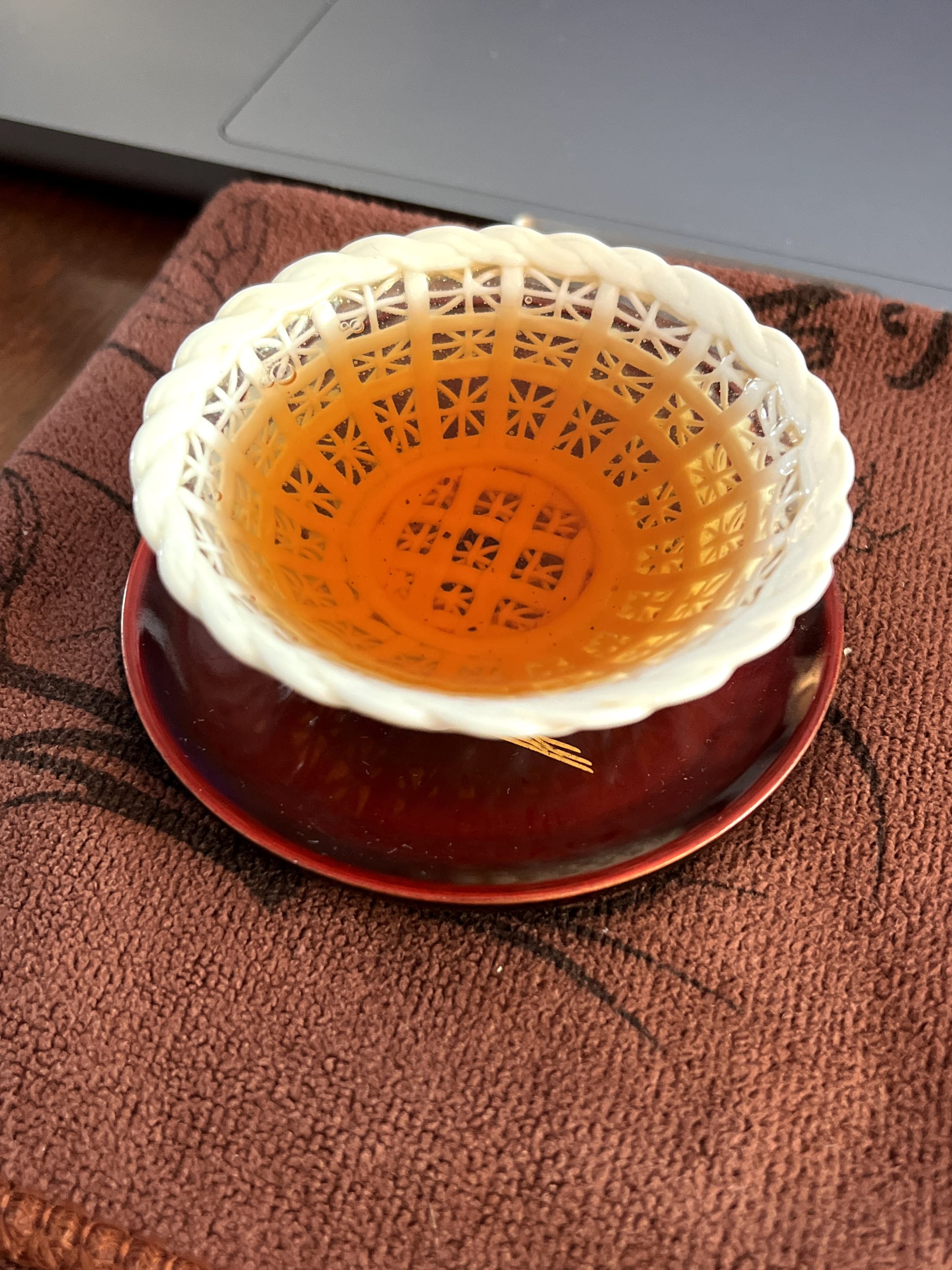 Middle steep of 2003 Chen Yuan Hao Manzhuan, solid orange color.