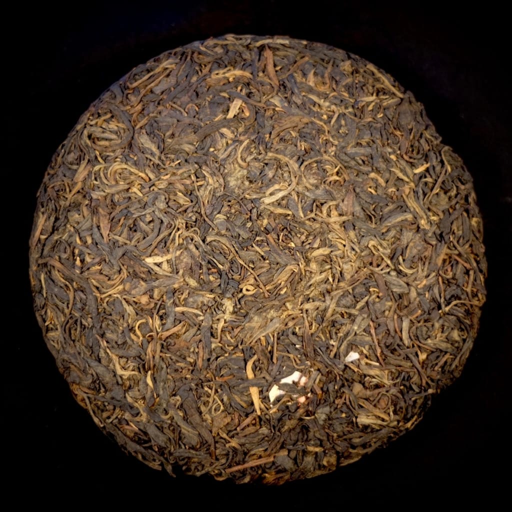 2003 Chen Yuan Hao (CYH) Manzhuan - naked cake showing full leaf